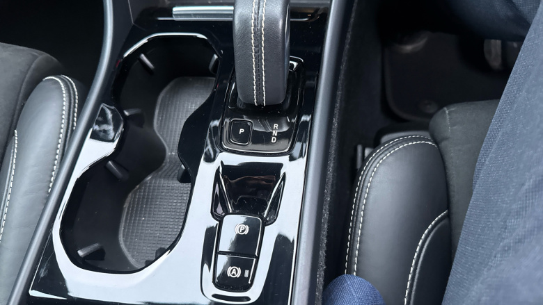 Volvo Xc40 2.0 B4P R DESIGN 5dr Auto Petrol Estate